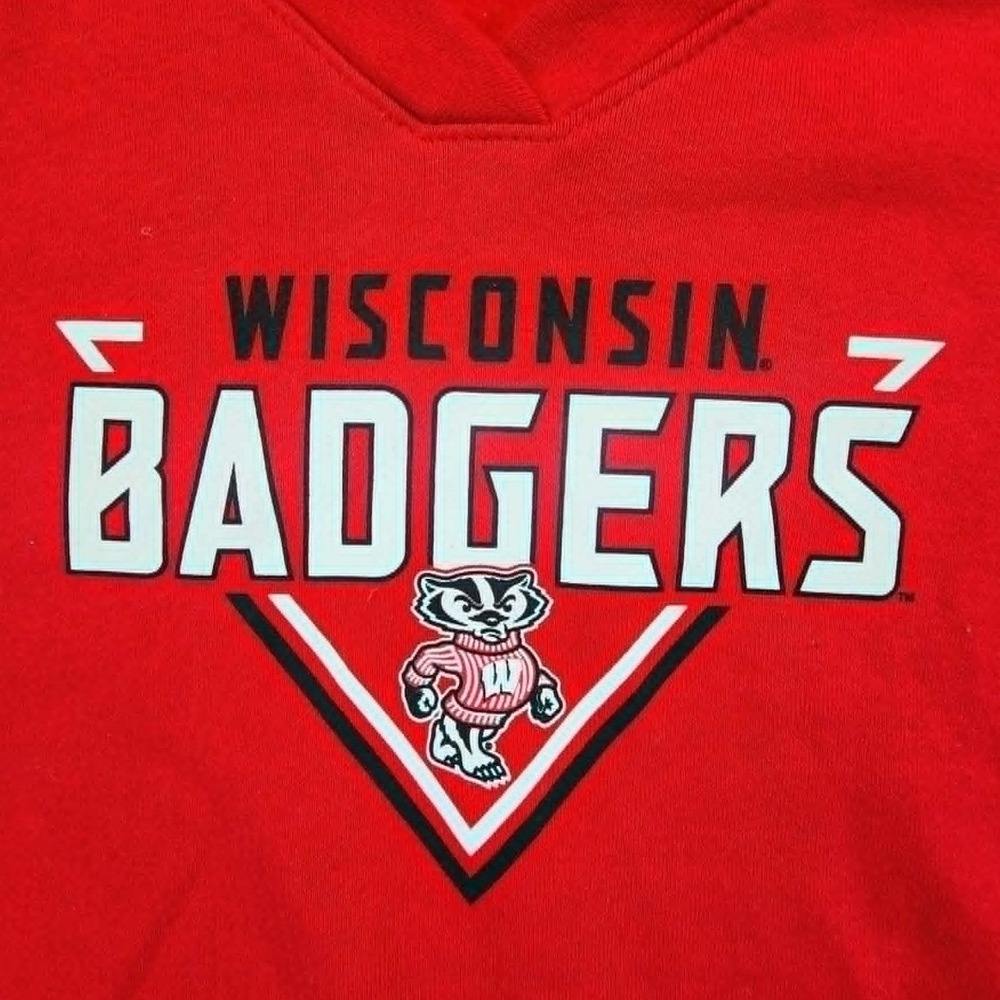 Fanatics Wisconsin Badgers Red Womens LG Hoodie‎ V-Neck NCAA Pullover Sweatshirt